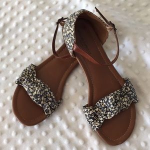 Floral printed Ankle strap sandals